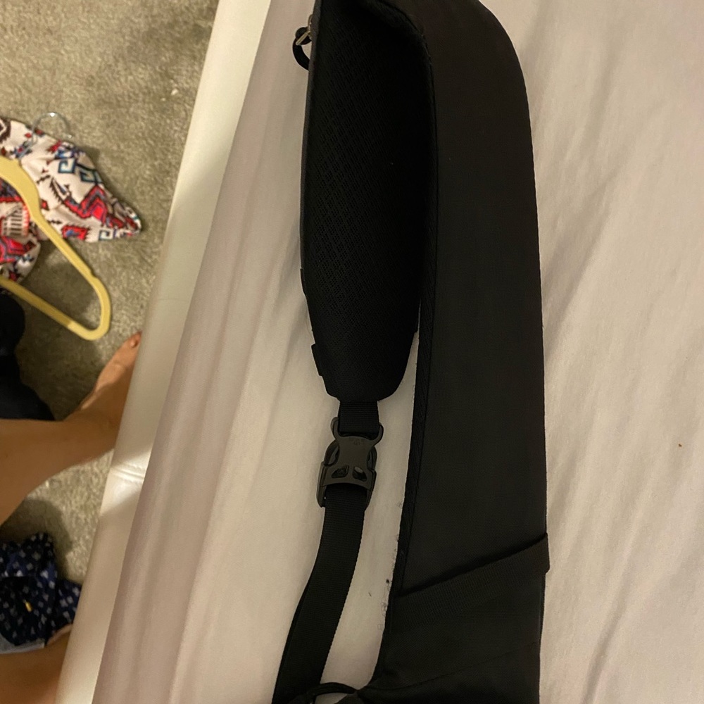 Patagonia 8L Atom Sling Bag